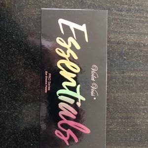 Violet Voss shadow palette